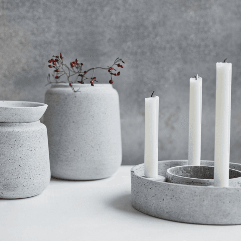Moderne Julestemning med The Ring - Advents Lysestake i Polyston